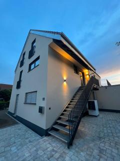 Rückzugsort im Rebenmeer mit Terrasse, Grill & Parkplatz - Venningen - 9