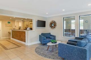 Quality Inn & Suites Anaheim Maingate - 8