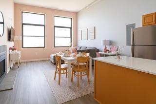Cute & Cozy - Playhouse Sq, Rock Hall, Clinic, CSU - Cleveland - 2