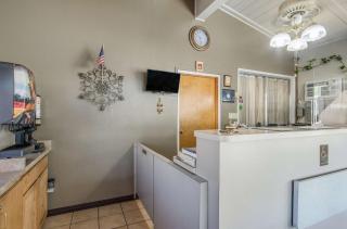 Econo Lodge Inn & Suites - Yreka - 7