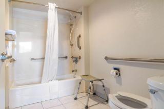 Rodeway Inn - Auburn - 5