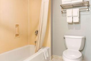 Rodeway Inn - Auburn - 3
