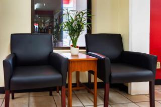 Econo Lodge Research Triangle Park - Durham - 4