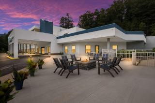 Clarion Pointe Sylva near Cherokee Area - Dillsboro - 7
