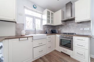 Elegant 2BR Apartment - Harlesden Comfort - Londra - 5