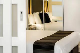 PI702 - Ideally Located Sydney CBD - Sydney - 3