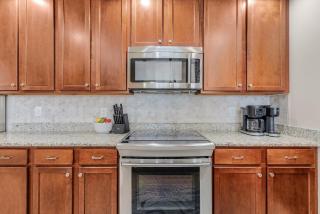 Luxurious High-Rise Haven with Balcony - Condo Cape Escape - Roelens Vacations - Cape Coral - 1