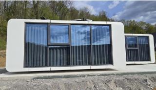 APPLE capsule home with HOT-TUB - - 0