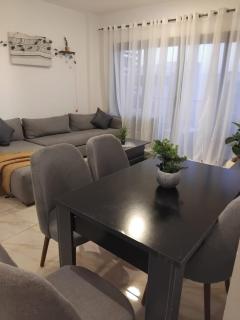 Modern Two-Bedroom Apartment with Garden View - Madinaty - 4