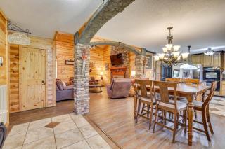 Fire Pit and Game Room Lakefront Escape in Trenton! - Trenton - 5