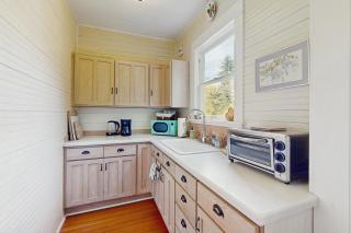 Sunny Hill Farmhouse - 1