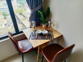 Service Apartment By Me in River Gate building - Ho Chi Minh - 1