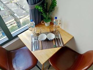 Service Apartment By Me in River Gate building - Ho Chi Minh - 2