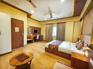 Opulence Inn - 500 Meters From Railway Station - 1