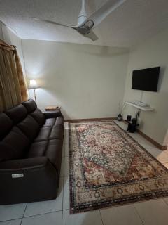 Charming Townhouse - Kingston - 9