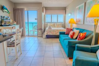 Stunning Studio with Impeccable Oceanfront Views! Beautifully Updated - Palace Resort 1202 - Myrtle Beach - 8