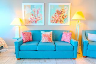 Stunning Studio with Impeccable Oceanfront Views! Beautifully Updated - Palace Resort 1202 - 3