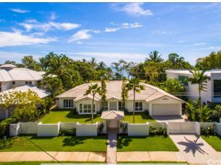 Da White Beachfront House Near Palm Cove - Kewarra Beach - 3
