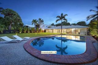Da White Beachfront House Near Palm Cove - Kewarra Beach - 2