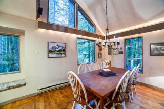 A 2-story, 3-bedroom traditional family ski chalet - Deming - 6