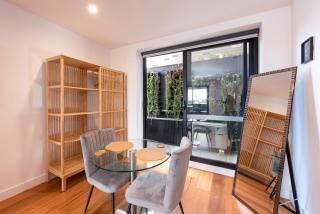 Modern 1 Bedroom Apartment in Brunswick East near CBD - 8