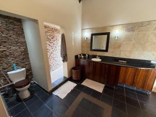 Luxury 3BR Mountain Villa - 3