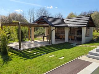 RosehipHill - - 7