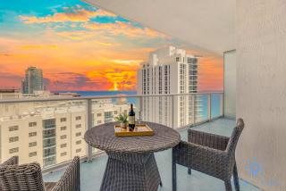 2 BR Apartment with Amenities and Balcony - Hollywood - 8