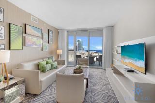 2 BR Apartment with Amenities and Balcony - Hollywood - 3