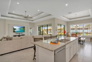 Villa Salty Fins - Beautiful Gulf Access Pool Home - Cape Coral - 4