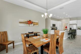 Villa Salty Fins - Beautiful Gulf Access Pool Home - Cape Coral - 1