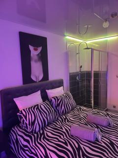 The naturist glamour suite - 5