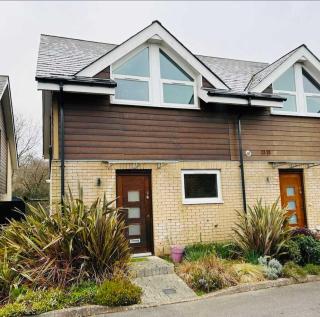Contemporary Haven Close to the Coast - Hinton - 8