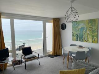 26 Piazza - stunning seaviews of Porthmeor beach - 8