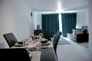 TMS Chic 3BDR house! Colchester! - - 7