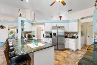 Villa Paradise Palms - Beautiful Gulf Access Home - Cape Coral - 4
