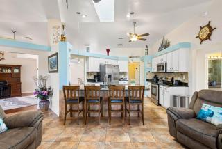 Villa Paradise Palms - Beautiful Gulf Access Home - Cape Coral - 3