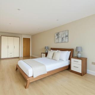 Stylish 1-Bed Flat in Greenwich - Steps from DLR & City Views - Londra - 8