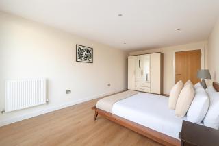 Stylish 1-Bed Flat in Greenwich - Steps from DLR & City Views - Londra - 3