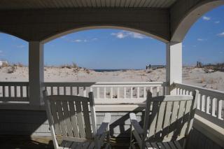 Surf City Escape! Charming 4-bedroom Oceanfront - Surf City - 2