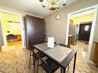 Cozy Stay, Self Check-In with Parking available upon request - Toronto - 1