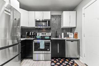 Modern Lux Retreat - Dallas - 6