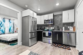 Modern Lux Retreat - Dallas - 5