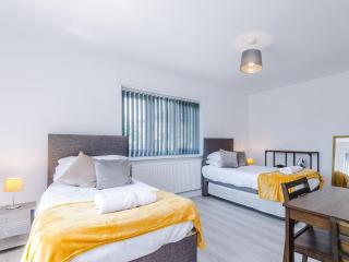 Sleeps 10, 5 Beds, Free Parking, Contractors - Skipton - 9