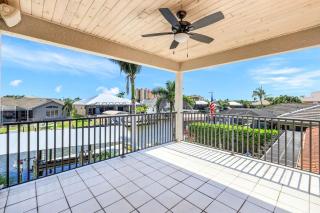 Luxury 5 Bedroom Waterfront Villa,Pool & Hot Tub - Cabo Coral - 9