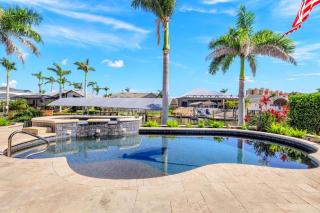 Luxury 5 Bedroom Waterfront Villa,Pool & Hot Tub - Cabo Coral - 8