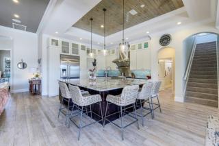 Luxury 5 Bedroom Waterfront Villa,Pool & Hot Tub - Cabo Coral - 6