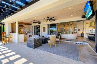 Luxury 5 Bedroom Waterfront Villa,Pool & Hot Tub - Cabo Coral - 4
