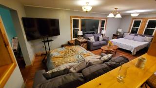 LARGE Open Floor Plan for Your Entertainment with a Short Walk to West Branch Delaware for Water fun and Fishing - Hancock - 3