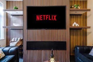 Cosy 3BR Family Home Near Etihad and Coop Live - Free Parking! - 6